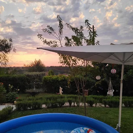 Nature Et Al House - Casa Uso Exclusivo E Jardim - Little Farm Bed and Breakfast 4*