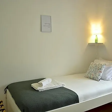 Nature Et Al House - Casa Uso Exclusivo E Jardim - Little Farm Bed and Breakfast 4*
